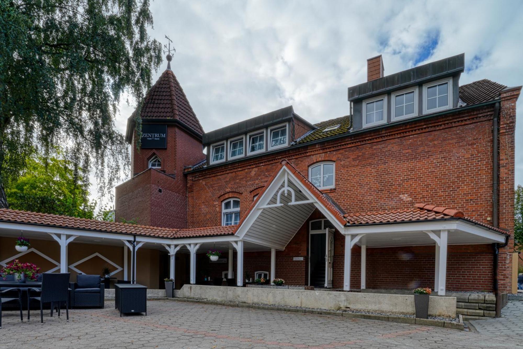 Zentrum Hotel Stade Exteriör bild
