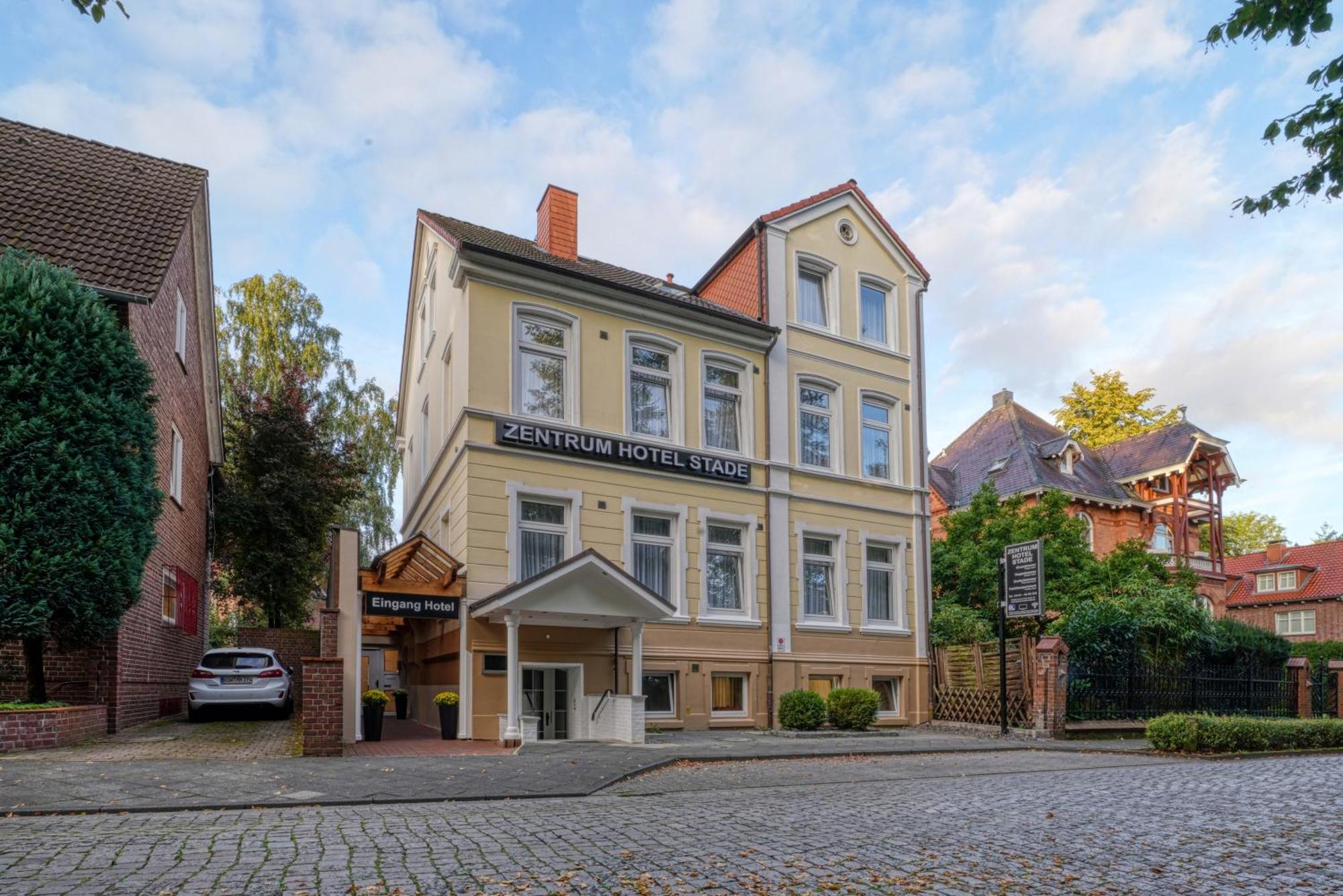 Zentrum Hotel Stade Exteriör bild