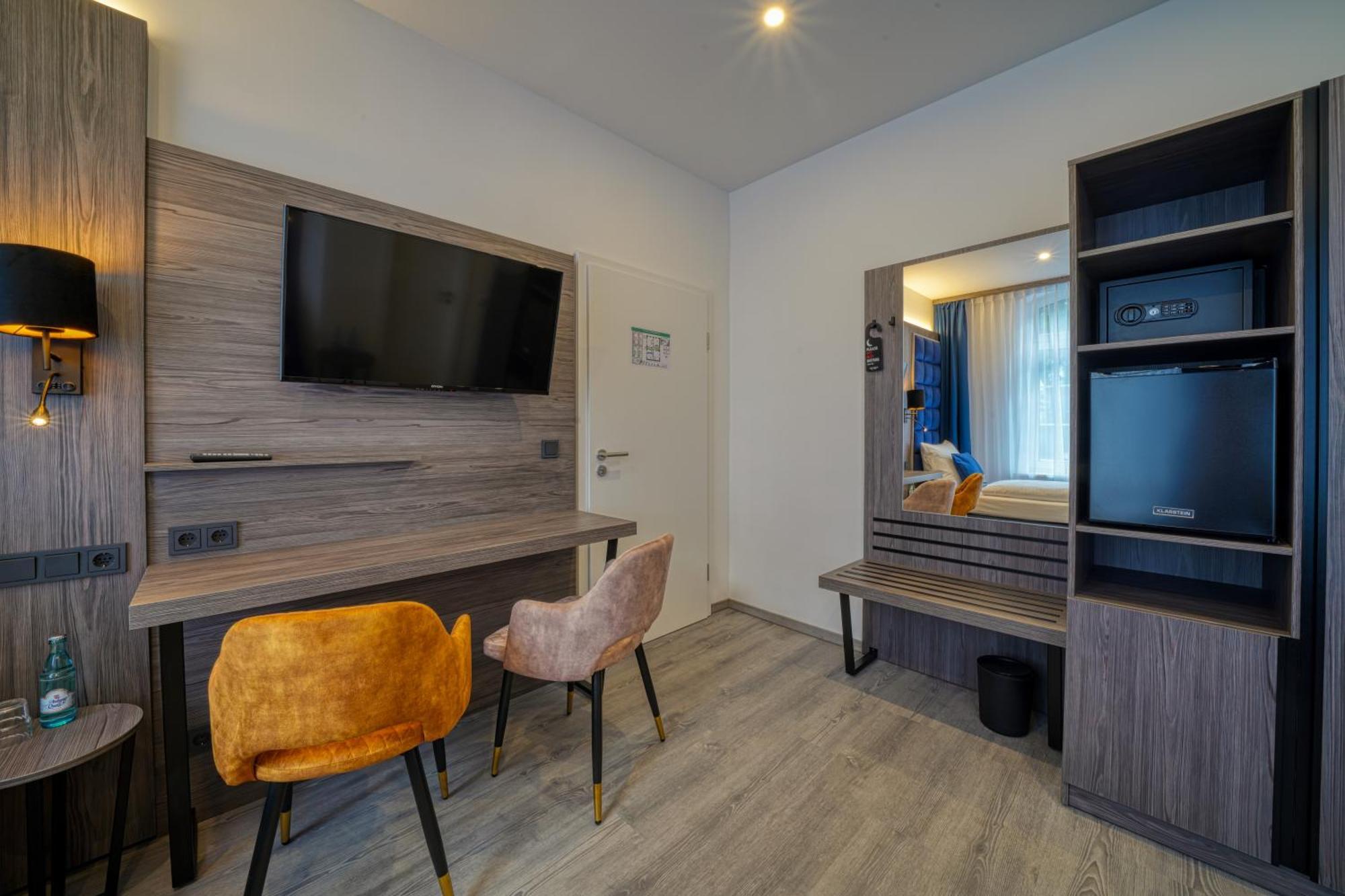 Zentrum Hotel Stade Exteriör bild